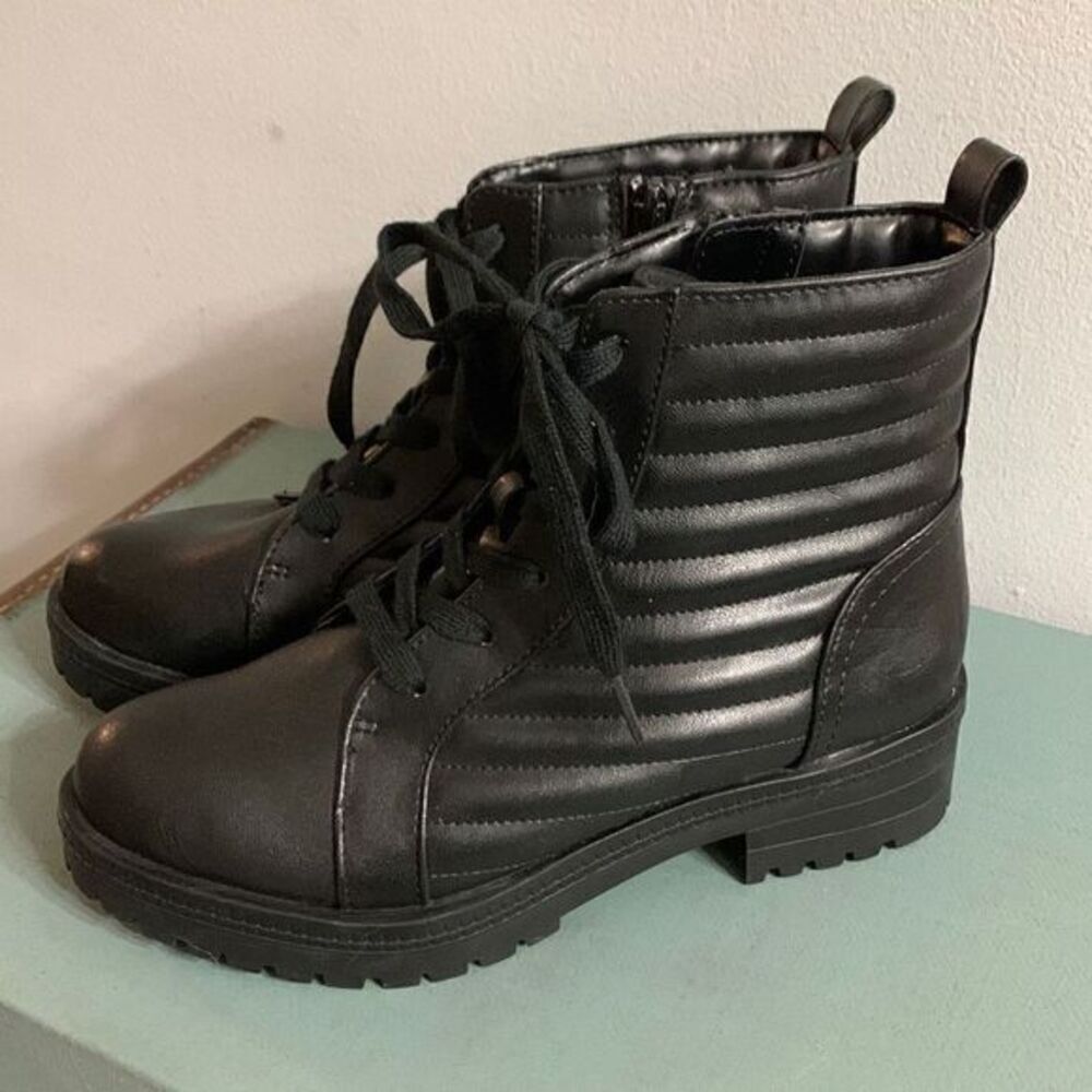 LifeStride Stormy Combat Boot. Black ankle boots